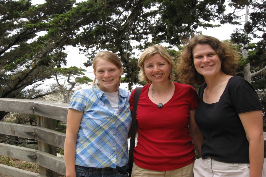 ../image/17 mile drive lone cypress lois julie mary.jpg